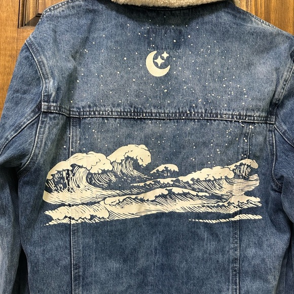 The Tubbo Moment Denim Jacket with Sherpa Lining - Picture 5 of 10